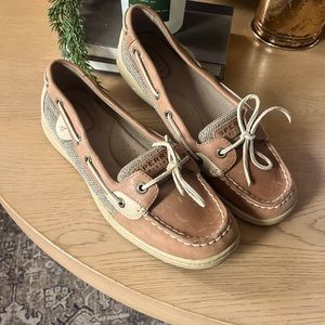 Sperry women’s shoes size 8.5 in great condition like new